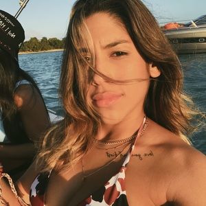 Meet your Posher, Camila